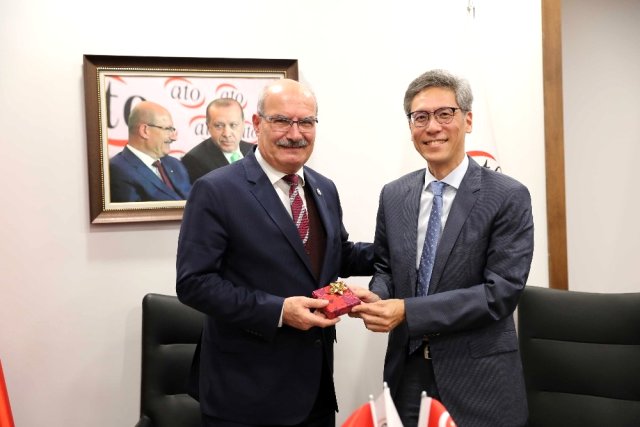 Singapur Büyükelçisi Jonathan Tow'dan ATO'ya ziyaret