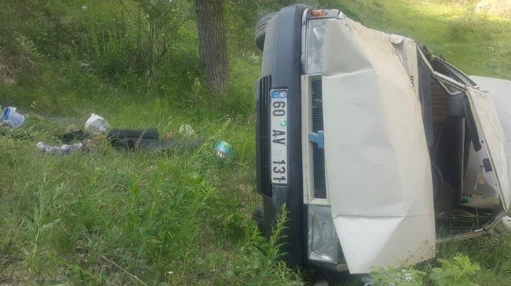 Sivas'ta otomobil devrildi: 1 ölü, 6 yaralı