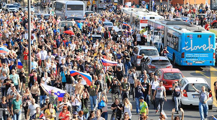 Slovenya'da Kovid-19 tedbirlerine protestoda polisli müdahale