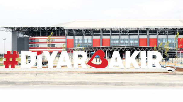 ‘Şöhretler Karması’na 22 bin davetiye bitti