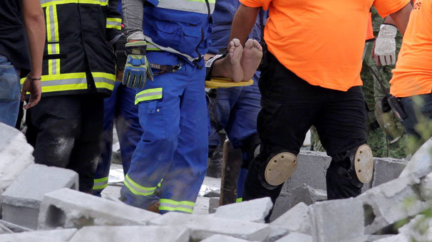 Son dakika... Alışveriş merkezi yıkıldı! Çok sayıda ölü ve kayıp