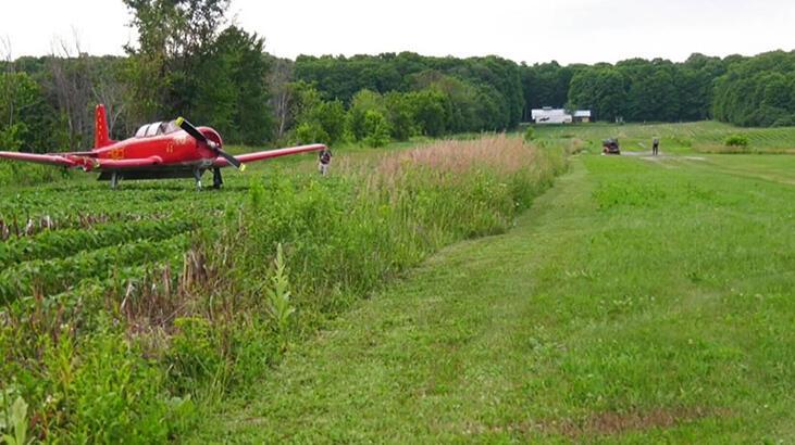 Son dakika... Çim biçerken uçak çarptı!