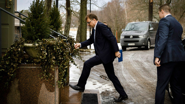 Son dakika... Finlandiya'da hükümet istifa etti