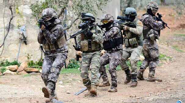 Son dakika... Hakkari'de sıcak temas! 4 terörist etkisiz hale getirildi