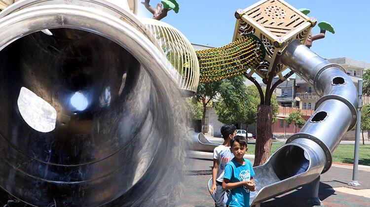 Son dakika... Şanlıurfa’da, sacdan kaydırak tepkisi! Çocukların vücutlarında yanıklar oluştu