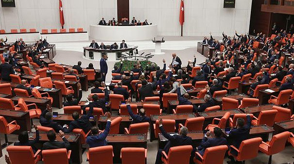 Son Dakika... Tartışmalı madde komisyondan geçti