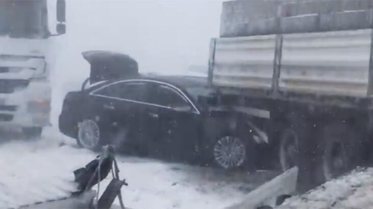 Son dakika! AK Partili vekil kaza geçirdi: 'Mahsur kaldık, acil yardım bekliyoruz'