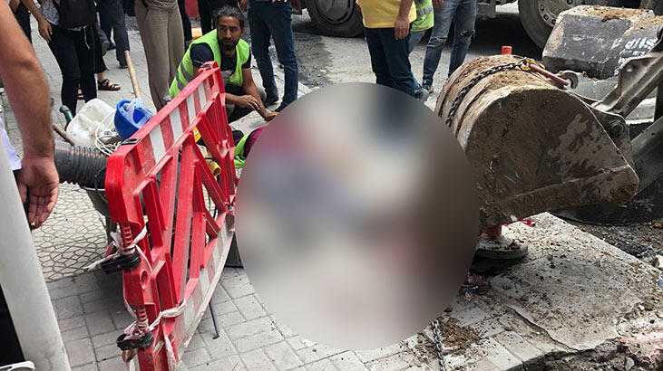 Son dakika! Bakırköy'de arıza yapan iş makinesinin kepçesi altında kalan işçi hayatını kaybetti