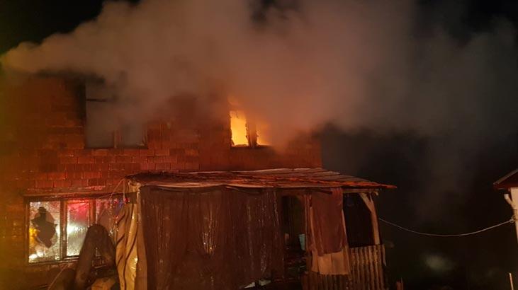 Son dakika haberi: Sakarya'da yangın çıkan evde 9 yaşındaki çocuk öldü