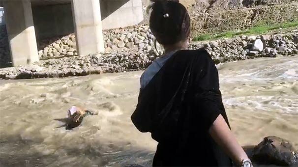 Son görüntüleri ortaya çıktı! İki genç kız ölüme böyle gitmiş...