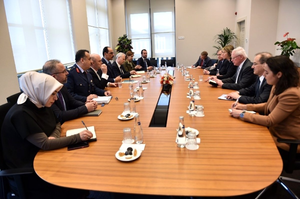 Sözcü Kalın, Carft ve Jeffrey ile görüştü