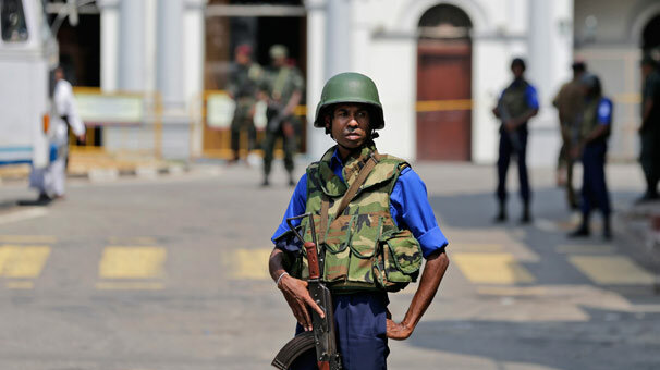 Sri Lanka'da savunma müşteşarı istifa etti