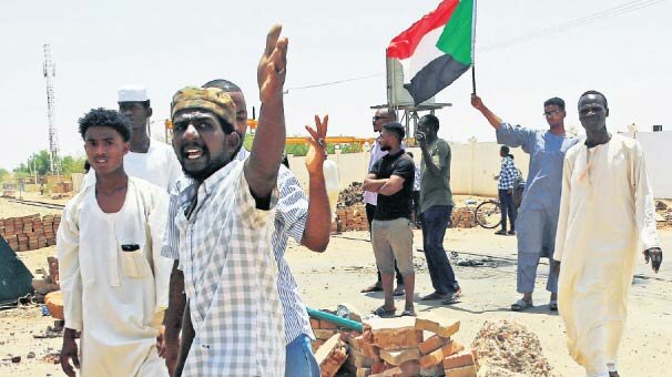 Sudan’da şimdi de grev başladı