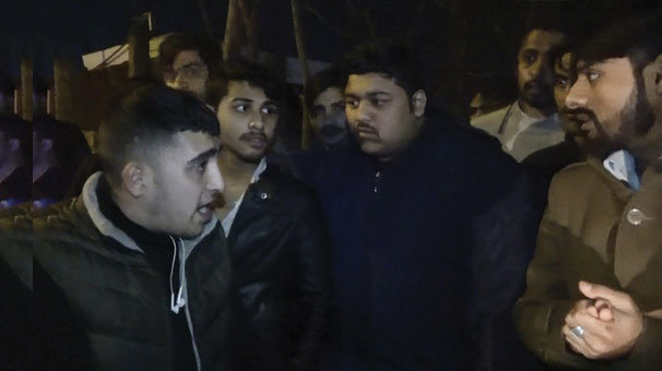 Sultangazi'de ellerinde sopalarla Pakistanlı arayan Afganlılar gözaltına alındı