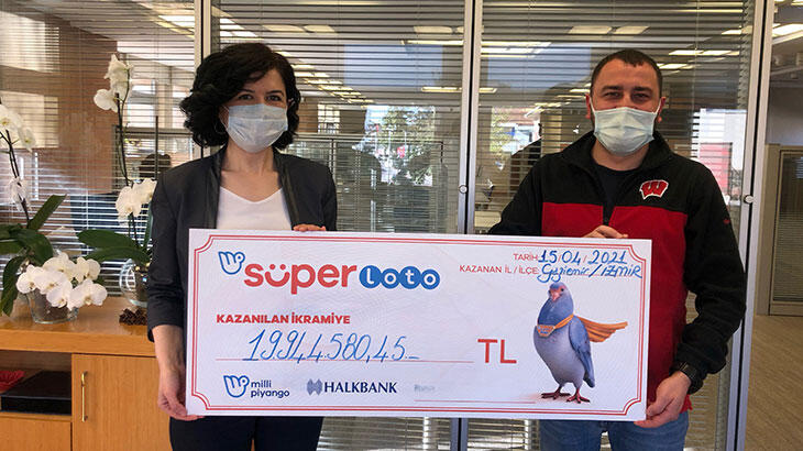 Süper Loto’dan 19.9 milyon lira kazanan talihli çekini teslim aldı