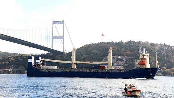 Suriye'ye giden Rus kargo gemisi Boğaz'dan geçti