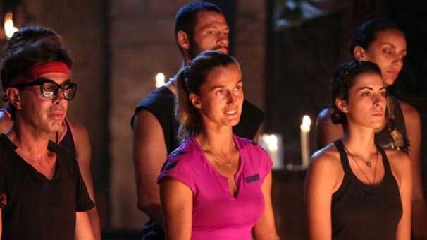 Survivor Ezgi Avcı nişanlandı