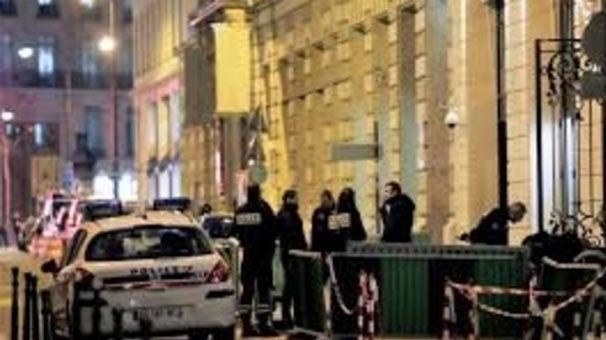 Suudi prenses Paris'te soyuldu