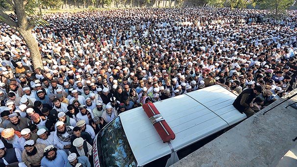‘Taliban’ın babası’ evinde öldürüldü