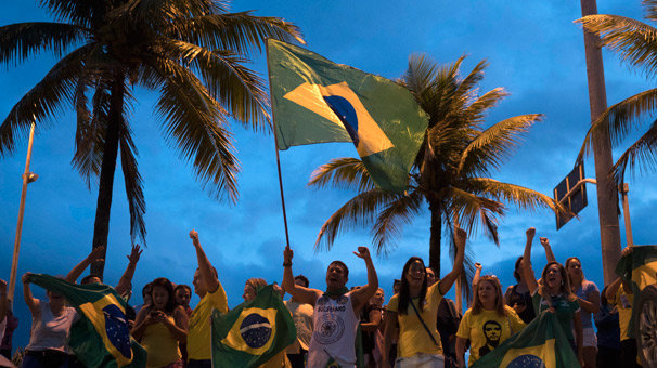 Tarihi seçim! 'Brezilyalı Trump' Bolsonaro önde...