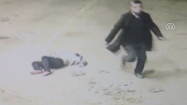 Tartıştığı 8 aylık karısını kucağına alıp aşağı attı!