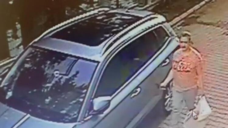 Tartıştığı komşusunun otomobilini böyle çizdi!