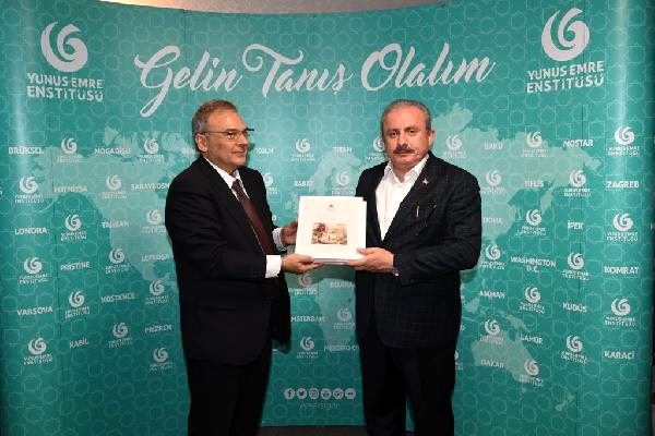 TBMM Başkanı Şentop, Tokyo Camii ve Yunus Emre Enstitüsü'nü ziyaret etti