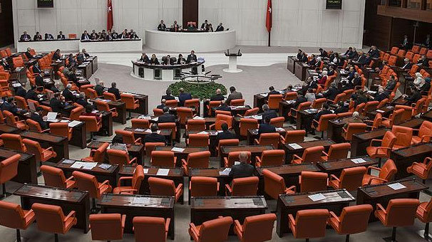 TBMM'de 'Ne mutlu Türküm diyene' tartışması