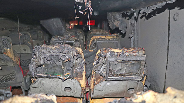 TEM'de seyir halindeki yolcu otobüsü yandı