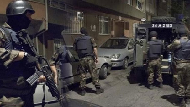 Terör örgütü üyeleri İstanbul'da polisle çatıştı