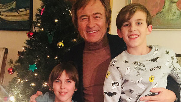 Torunlarıyla yeni yıl yemeğinde buluştu