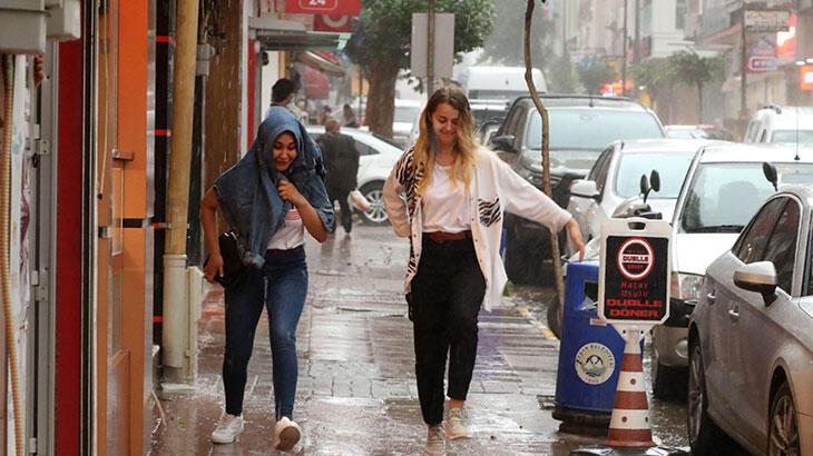 Trakya'da kuvvetli sağanak vatandaşlara zor anlar yaşattı