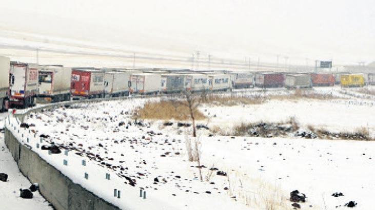 Transit geçişe vize TIR’lara sıkı takip