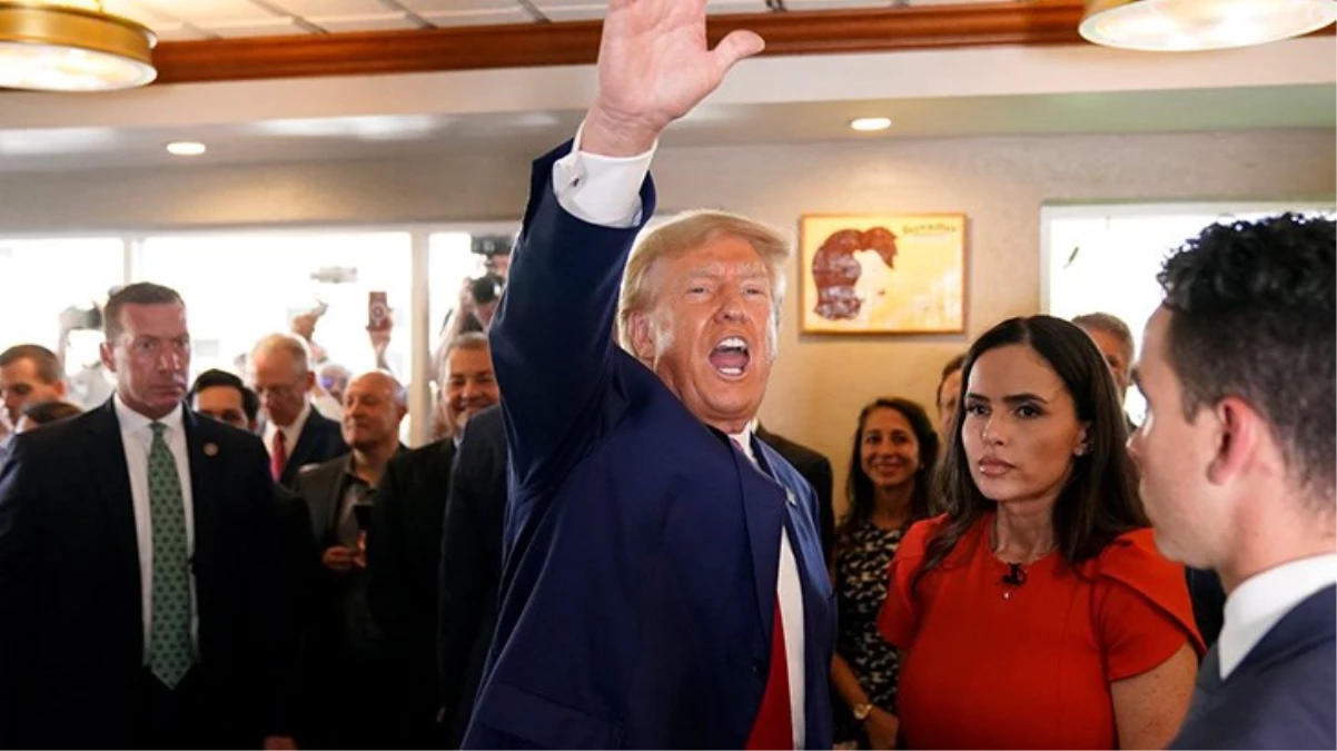 Trump mahkeme sonrası gittiği restoranda herkese yemek ısmarladı