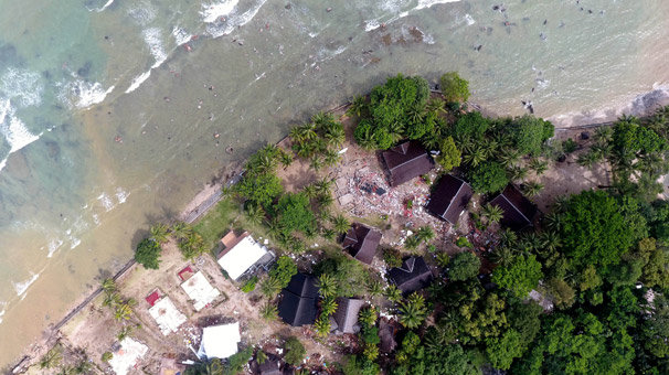 Tsunami korkusu dağlara çıkardı