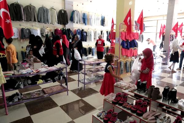 Türk kızılayı, suriye'de 600 bin savaş mağdurunu giydirdi