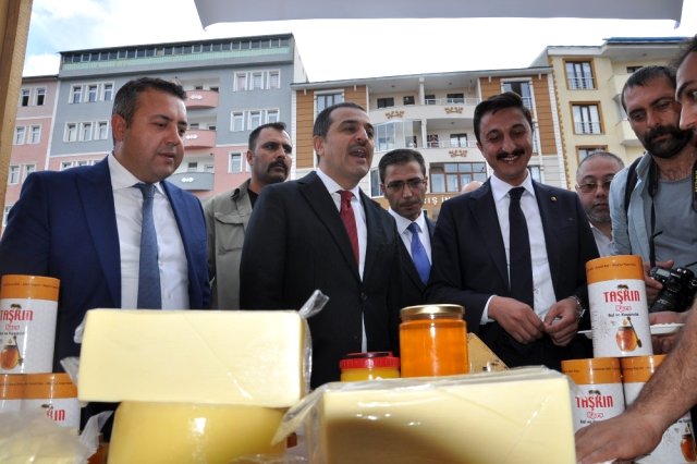 Türkiye'nin yöresel peynirleri Kars'ta buluştu