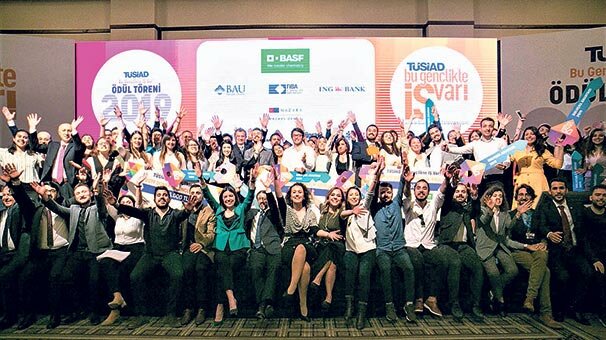 TÜSİAD gençleri ödüllendirdi