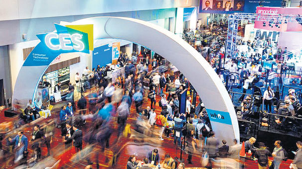 TV’de ekran kıvrıldı diş fırçası akıllandı