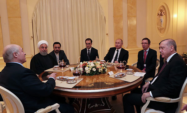 Üç lider yemekte bir araya geldi