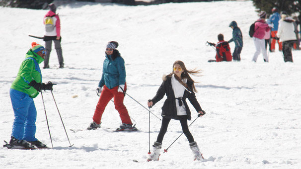 Uludağ'da sezonun son günlerinde tatilci yoğunluğu