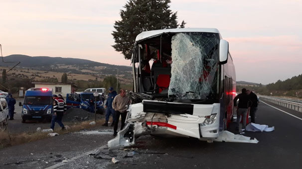 Uşak’ta otobüs kazası: 1 ölü, 26 yaralı