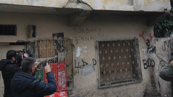 Uyuşturucu tacirleri, duvara 