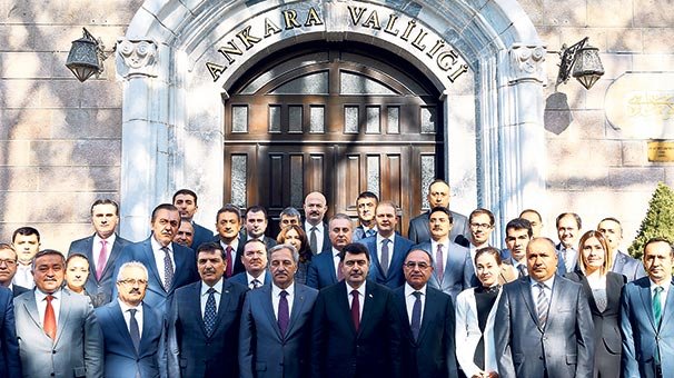 Vali Şahin  göreve başladı