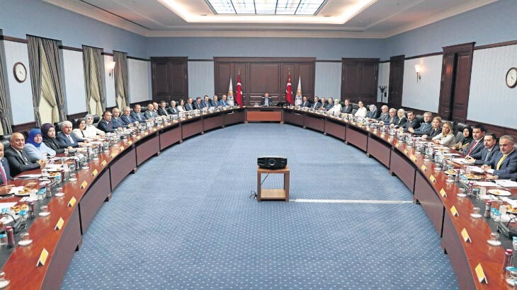 Vekiller, Erdoğan’a desteğini yineledi: Yalnız değilsin