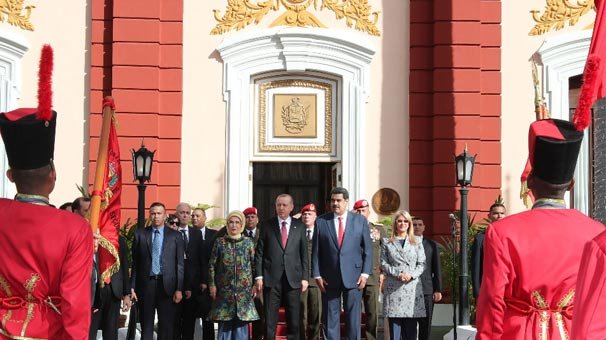 Venezuelalı askerlerden Cumhurbaşkanı Erdoğan'a jest