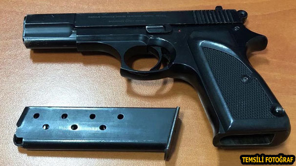 Yakaladıkları ruhsatsız tabancayı sahiplenen polislere hapis istemi