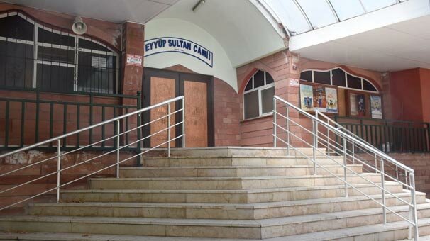 Yardım paralarından alan caminin dernek başkanı ve sayman üyeye hapis