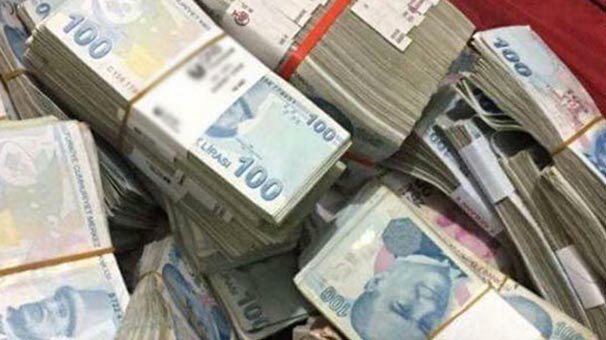 Yatak odasındaki gizli buldular! Çaldıkları para dudak uçuklattı