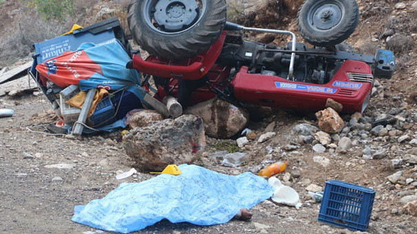 Yayla dönüşü feci kaza:1 ölü, 2 yaralı